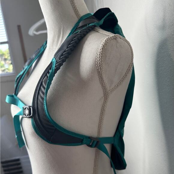 Osprey Kitsuma 1.5 Black & Teal Hydration Pack - Picture 6 of 10